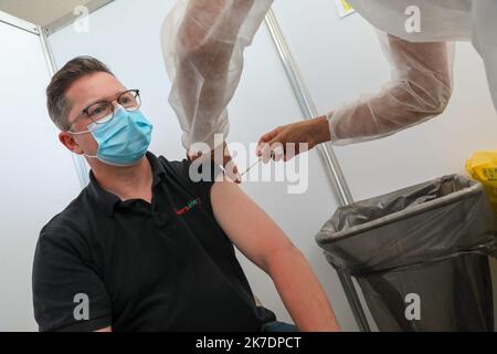 ©PHOTOPQR/VOIX DU Nord/Thierry THOREL ; 31/05/2021 ; impaination au Stab - ouverture de la impaination a tous au Stab - Le 31 Mai 2021 - A Roubaix - Foto : Thierry Thorel /La Voix du Nord - 2021/05/31. Impfzentrum Covid-19. Stockfoto