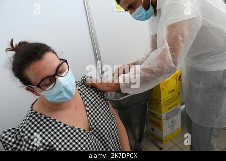 ©PHOTOPQR/VOIX DU Nord/Thierry THOREL ; 31/05/2021 ; impaination au Stab - ouverture de la impaination a tous au Stab - Le 31 Mai 2021 - A Roubaix - Foto : Thierry Thorel /La Voix du Nord - 2021/05/31. Impfzentrum Covid-19. Stockfoto