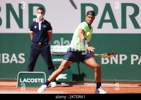 ©PHOTOPQR/LE PARISIEN/Arnaud Journois ; PARIS ; 01/06/2021 ; INTERNATIONAUX DE FRANCE DE TENNIS DE ROLAND GARROS 2021 / 1er TOUR / RAFAEL NADAL die 2021 French Open bei Roland Garros in Paris, Frankreich. Am 1.. Juni 2021 Stockfoto