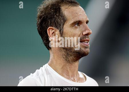 ©Sebastien Muylaert/MAXPPP - der Franzose Richard Gasquet reagiert während seines zweiten Mannschaftsspiele gegen den Spanier Rafael Nadal am fünften Tag der French Open 2021 bei Roland Garros in Paris. 03.06.2021 Stockfoto