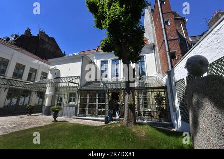 ©PHOTOPQR/VOIX DU Nord/ PIERRE LE MASSON LA lille le 07 06 2021 La Maison natale Charles de Gaulle (Lille) vue exterieure Demeure bourgeoise du XIXe siècle, la Maison natale Charles de Gaulle est ouverte au public depuis 1983. Propriété de la Fondation Charles de Gaulle, elle est à présent gérée et administrée par le Département du Nord. - Geburtshaus von Charles de Gaulle das Geburtshaus von Charles de Gaulle ist heute ein Museum. Es zeigt seine militärische und politische Karriere und deckt auch sein persönliches Leben ab. Juni 6 2021 Stockfoto