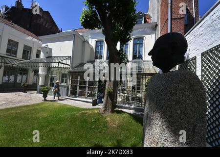 ©PHOTOPQR/VOIX DU Nord/ PIERRE LE MASSON LA lille le 07 06 2021 La Maison natale Charles de Gaulle (Lille) vue exterieure Demeure bourgeoise du XIXe siècle, la Maison natale Charles de Gaulle est ouverte au public depuis 1983. Propriété de la Fondation Charles de Gaulle, elle est à présent gérée et administrée par le Département du Nord. - Geburtshaus von Charles de Gaulle das Geburtshaus von Charles de Gaulle ist heute ein Museum. Es zeigt seine militärische und politische Karriere und deckt auch sein persönliches Leben ab. Juni 6 2021 Stockfoto