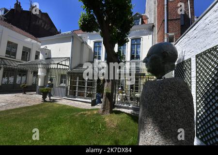 ©PHOTOPQR/VOIX DU Nord/ PIERRE LE MASSON LA lille le 07 06 2021 La Maison natale Charles de Gaulle (Lille) vue exterieure Demeure bourgeoise du XIXe siècle, la Maison natale Charles de Gaulle est ouverte au public depuis 1983. Propriété de la Fondation Charles de Gaulle, elle est à présent gérée et administrée par le Département du Nord. - Geburtshaus von Charles de Gaulle das Geburtshaus von Charles de Gaulle ist heute ein Museum. Es zeigt seine militärische und politische Karriere und deckt auch sein persönliches Leben ab. Juni 6 2021 Stockfoto