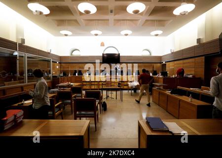 ©PHOTOPQR/NICE MATIN/Frank Muller ; aix en provence ; 07/06/2021 ; AIX-EN-PCE. Ouverture du procès en appel Air Cocaïne Arrivée des Avocats & Accusés (notamment les pilotes). - Aix en Provence, Frankreich, juni 7. 2021. Berufungsverfahren gegen Personen, die an einem Drogenschmuggel beteiligt sind. PascalFauret und BrunoOdos flohen nach einem Razzia im Privatjet nach Saint-Tropez, Südfrankreich, wurden aber im November 2015 in Frankreich erneut verhaftet. Stockfoto