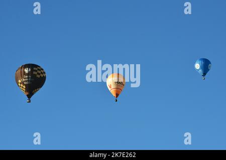 ©ALLILI MOURAD/MAXPPP - Saint Hilaire du Touvet Isere le 23/09/2018 : Le celebre evenement sportif eyrien de l'Isere a Saint Hilaire du Touvet - Luftballons. Stockfoto