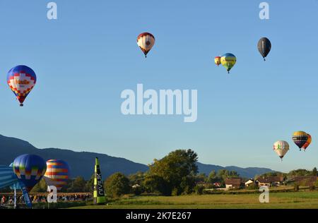 ©ALLILI MOURAD/MAXPPP - Saint Hilaire du Touvet Isere le 23/09/2018 : Le celebre evenement sportif eyrien de l'Isere a Saint Hilaire du Touvet - Luftballons. Stockfoto