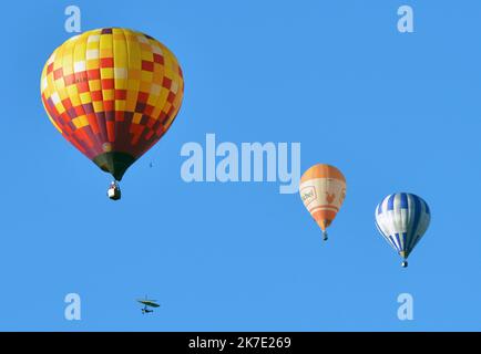 ©ALLILI MOURAD/MAXPPP - Saint Hilaire du Touvet Isere le 23/09/2018 : Le celebre evenement sportif eyrien de l'Isere a Saint Hilaire du Touvet - Luftballons. Stockfoto