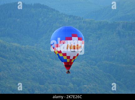 ©ALLILI MOURAD/MAXPPP - Saint Hilaire du Touvet Isere le 23/09/2018: Le celebre evenement sportif eyrien de l'Isere a Saint Hilaire du Touvet - Luftballons. Stockfoto