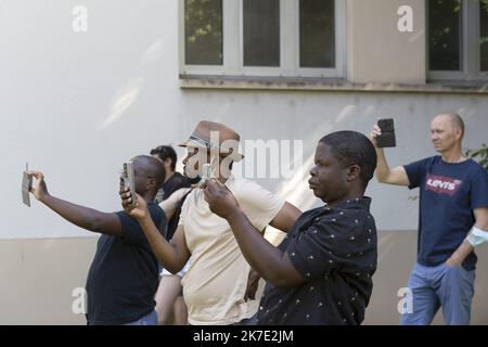 ©PHOTOPQR/LE DAUPHINE/Grégory YETCHMENIZA ; GENEVE le 15 juin 2021 Sommet entre Vladimir Poutine et Joe Biden à Genève, la sécurité est au cœur des préaccupations . 4000 Policiers et militaires vont boucler la rade de Genève à la circulation, des véhicules et des piétons. Depuis une semaine, le Parc la Grange est entouré de 2 kilomètres de barbelés. Des rampes de railes sol-air ont aussi été déployés pour un sommet à la Dimension sécuritaire plus vue dans la région lémanique depuis le G8 d'Evian en 2003. Sur notre Foto : Präsident Joe Biden trifft sich am Mittwoch mit Putin zu einem eintägigen Gipfel Stockfoto