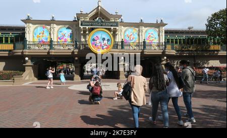 ©PHOTOPQR/LE PARISIEN/Hendrik Delaire ; Chessy ; 17/06/2021 ; Chessy (Marne-la-Vallée), jeudi 17 juin 2021. après plus de sept mois de fermeture, les visiteurs ont de nouveau pu accéder au Parc d'Attractions Disneyland Paris. - Chessy, Frankreich, juni 17. 2021. Wiedereröffnung des France Disneyland Resort Stockfoto