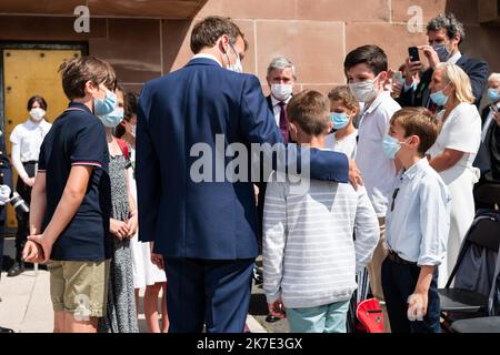 @ Pool/ Romain Gaillard/Maxppp, France, Suresnes, 2021/06/18 Emmanuel Macron, President de la Republique Ceremonie du 81eme anniversaire de l'Appel du 18 juin 1940 au Memorial de la France combattante, au Mont Valerien Paris, Frankreich, 18. 2021. juni Zeremonie zum 81.. Jahrestag des De Gaulle-Appells vom 18. Juni, 1940 am Denkmal des Kämpfers Frankreich, auf dem Mont Valerien. Emmanuel Macron Stockfoto