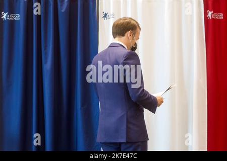 ©PHOTOPQR/VOIX DU Nord/Johan BEN AZZOUZ ; 20/06/2021 ; ABSTIMMUNG MACRON ELECTIONS DU 20 JUIN 2021 Abstimmung emmanuel macron au Touquet. Präsident Emmanuel Macron stimmt bei den Regionalwahlen in Frankreich ab Stockfoto