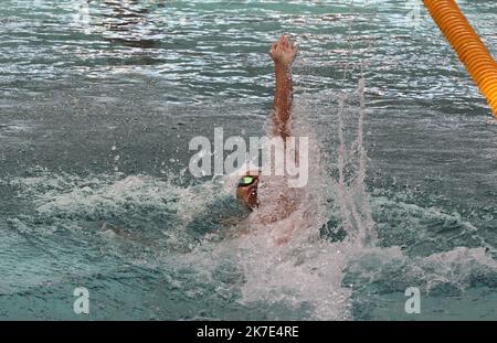 ©PHOTOPQR/LE COURRIER PICARD/HASLIN ; Chartres ; 16/06/2021 ; 16/06/21 Championnat de France de natation Grand Bassin à Chartres Mewen Tomac series du 100m dos Photo Fred HASLIN - French Swimming Championship Stockfoto