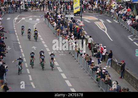 ©PHOTOPQR/OUEST FRANCE/Eddy LEMAISTRE ; BREST ; 24/06/2021 ; Tour de France 2021 - Grand départ Bretagne - Présentation des équipes au Parc de la Chaîne - - Tour de France 2021 - toller Start in der Bretagne - Teampräsentation im Parc de la Chaîne - Stockfoto