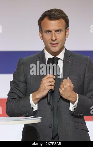 ©Sebastien Muylaert/MAXPPP - der französische Präsident Emmanuel Macron hält eine Rede während der Eröffnung des Treffens des französischen Strategischen Rates für die Gesundheitsindustrie (CSIS) im Elysée-Palast in Paris, Frankreich. 29.06.2021 Stockfoto