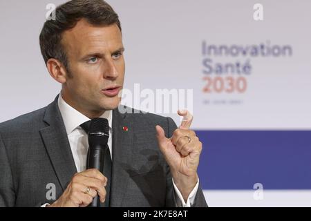 ©Sebastien Muylaert/MAXPPP - der französische Präsident Emmanuel Macron hält eine Rede während der Eröffnung des Treffens des französischen Strategischen Rates für die Gesundheitsindustrie (CSIS) im Elysée-Palast in Paris, Frankreich. 29.06.2021 Stockfoto