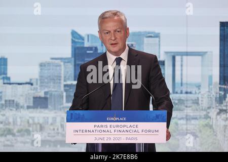 ©Sebastien Muylaert/MAXPPP - der französische Wirtschafts- und Finanzminister Bruno Le Maire hält eine Rede während des Pariser Europlaze International Financial Forum in Paris, Frankreich. 29.06.2021 Stockfoto