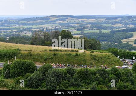 ©PHOTOPQR/JOURNAL SAONE et LOIRE/Ketty BEYONDAS ; ; 02/07/2021 ; Tour de France 2021, étape Vierzon - Le Creusot. 7E étape. Montée de Château-Chinon - Radrennen der Tour de France 2021 am 2. 2021. juli Stockfoto