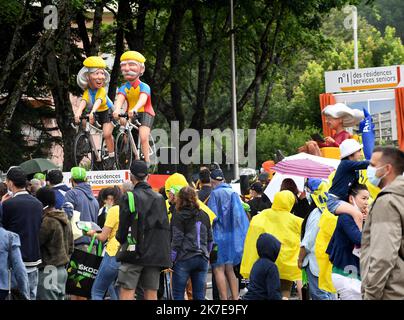 ©PHOTOPQR/LE PROGRES/Catherine AULAZ - Oyonnax 03/07/2021 - Départ Tour de France à Oyonnax - 3 Juillet 2021 -Tour de France 2021 - 8e étape Oyonnax (Ain) - Grand-Bornand (Haute-Savoie). La Caravane ist par tous. 2021 Radrennen der Tour de France am 3.. Juli 2021 Stockfoto