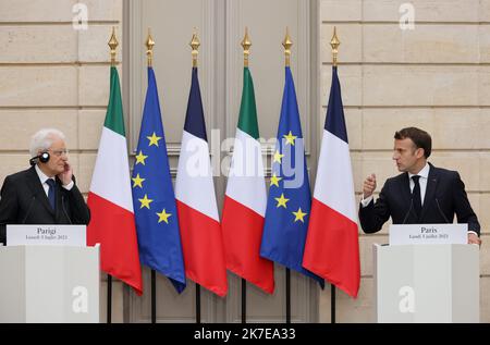 ©PHOTOPQR/LE PARISIEN/Delphine Goldsztejn ; Paris ; 05/07/2021 ; Visite d'état de Sergio Mattarella, président de la République italienne Le président de République française Emmanuel Macron et le président de la République italienne Sergio Mattarella Déclaration conjointe à la Presse Le 05/07/2021 Foto : Delphine Goldsztejn - Paris, Frankreich, juli 5. 2021 der italienische Präsident SergioMattarella trifft den französischen Präsidenten EmmanuelMacron Stockfoto