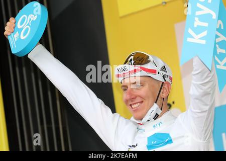 ©Pierre Teyssot/MAXPPP ; TOUR DE FRANCE 2021- UCI Cycling World Tour under Virus Outbreak. Etappe 10. von Albertville nach Valence am 6.. Juli 2021, Valence, Frankreich. Tadej Pogacar Slowenien VAE Team Emirates Â© Pierre Teyssot / Maxppp Stockfoto