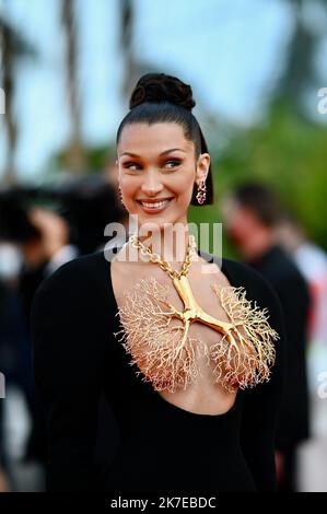 ©FRANCK CASTEL/MAXPPP - die jährlichen Filmfestspiele von Cannes 74., Festival de cannes 2021. Bella Hadid die Internationalen Filmfestspiele von Cannes 74. in Frankreich. Stockfoto