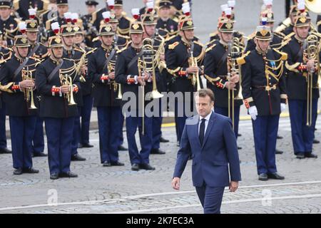 ©PHOTOPQR/LE PARISIEN/Philippe de Poulpiquet ; Paris ; 14/07/2021 ; Paris (75), le 14 juillet 2021. A l'occasion des cérémonies du 14-Juillet à Paris, le Président de la République Emmanuel Macron termine la Revue des Truppe. Paris, Frankreich, 14. 2021. juli Bastille-Tag, Nationalfeiertag, Parade Stockfoto