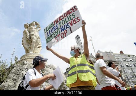 ©PHOTOPQR/LE MIDI LIBRE/SYLVIE CAMBON ; MONTPELLIER ; 24/07/2021 ; MANIFESTATION ANTI VACCINS DU 24 JUILLET / PASS SANITAIRE / VIRUS / COVID / REGROUPEMENT / - Frankreich, juli 24. 2021 Demonstration gegen Covid-Impfpass, Anti-Impfung und zur Verteidigung der individuellen Freiheiten Stockfoto