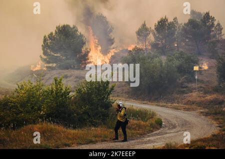 ©PHOTOPQR/L'INDEPENDANT/BOYER Claude ; 24/07/2021 / BRANDSTIFTUNG / feu DE FORET VERS FONTCOUVERTE / - bei Fontcouverte, Südwestfrankreich, juli 24. 2021. Riesige Waldbrände zerstören etwa 500 Hektar Stockfoto