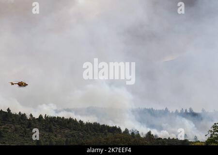 ©PHOTOPQR/L'INDEPENDANT/BOYER Claude ; 24/07/2021 / BRANDSTIFTUNG / feu DE FORET VERS FONTCOUVERTE / - bei Fontcouverte, Südwestfrankreich, juli 24. 2021. Riesige Waldbrände zerstören etwa 500 Hektar Stockfoto