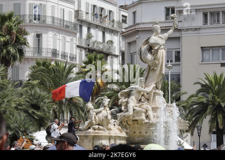 ©PHOTOPQR/NICE MATIN/Frank Muller ; Toulon ; 06/08/2021 ; manif antipass toulon Anti-Gesundheits-Pass und Anti-Impfstoff-Demonstration in Toulon in Südfrankreich. Stockfoto