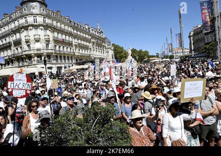 ©PHOTOPQR/LE MIDI LIBRE/SYLVIE CAMBON ; MONTPELLIER ; 28/08/2021 ; MANIFESTATION ANTI PASS SANITAIRE A MONTPELLIER / COVID / - FRANKREICH, AUGUST 28TH 2021. Demonstration gegen covid-19-Zertifikat Stockfoto