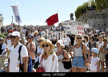 ©PHOTOPQR/LE MIDI LIBRE/SYLVIE CAMBON ; MONTPELLIER ; 28/08/2021 ; MANIFESTATION ANTI PASS SANITAIRE A MONTPELLIER / COVID / - FRANKREICH, AUGUST 28TH 2021. Demonstration gegen covid-19-Zertifikat Stockfoto