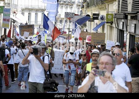 ©PHOTOPQR/LE MIDI LIBRE/SYLVIE CAMBON ; MONTPELLIER ; 28/08/2021 ; MANIFESTATION ANTI PASS SANITAIRE A MONTPELLIER / COVID / - FRANKREICH, AUGUST 28TH 2021. Demonstration gegen covid-19-Zertifikat Stockfoto