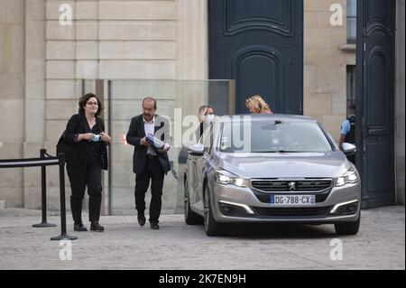 ©Julien Mattia / Le Pictorium/MAXPPP - Julien Mattia / Le Pictorium - 2/9/2021 - Frankreich / Ile-de-France / Paris - Arrivee du secretaire General de la CGT, Philippe Martinez pour un entrétien avec le Premier Ministre et les representants sociaux a l'Hotel de Matignon, A Paris le 2 Septembre 2021 / 2/9/2021 - Frankreich / Ile-de-France (Region) / Paris - Ankunft des CGT-Generalsekretärs Philippe Martinez zu einem Treffen mit dem Premierminister und Sozialvertretern am 2. September 2021 im Hotel de Matignon in Paris Stockfoto