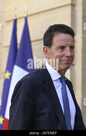 ©Julien Mattia / Le Pictorium/MAXPPP - Julien Mattia / Le Pictorium - 2/9/2021 - Frankreich / Ile-de-France / Paris - Geoffroy Roux de Bezieux President du Medef a l'Hotel de Matignon pour son entretien avec le Premier Ministre, Jean Castex, A Paris le 2 septembre 2021 / 2/9/2021 - Frankreich / Ile-de-France (Region) / Paris - Geoffroy Roux de Bezieux Präsident von Medef im Matignon Hotel zu seinem Treffen mit dem Premierminister Jean Castex am 2. September 2021 in Paris Stockfoto