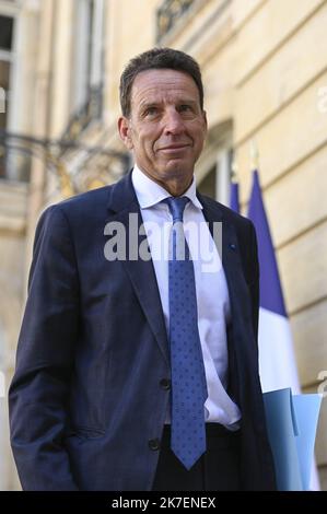 ©Julien Mattia / Le Pictorium/MAXPPP - Julien Mattia / Le Pictorium - 2/9/2021 - Frankreich / Ile-de-France / Paris - Geoffroy Roux de Bezieux President du Medef a l'Hotel de Matignon pour son entretien avec le Premier Ministre, Jean Castex, A Paris le 2 septembre 2021 / 2/9/2021 - Frankreich / Ile-de-France (Region) / Paris - Geoffroy Roux de Bezieux Präsident von Medef im Matignon Hotel zu seinem Treffen mit dem Premierminister Jean Castex am 2. September 2021 in Paris Stockfoto