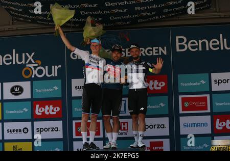 ©Laurent Lairys/MAXPPP - Matej Mohoric von Barhain - siegreich, Simon Colbrelli von Barhain - siegreich und Victor Campenaerts vom Team Qhubeka Nexthash während der Benelux Tour 2021, Etappe 7, Namur - Geraardsbergen, Grammont (180,9 km) am 5. September 2021 in Geraardsbergen, Grammont, Belgien - Foto Laurent Lairys / MAXPPP Stockfoto