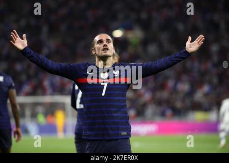 ©PHOTOPQR/LE PARISIEN/Arnaud Journois ; DECINES ; 07/09/2021 ; FUSSBALL , SPIEL DE QUALIFICATION POUR LA Coupe DU MONDE FIFA QATAR 2022 , 07/09/2021 , LYON , GROUPAMA STADIUM / FRANKREICH - FINLANDE / Antoine Griezmann Qualifikationsspiel zwischen Frankreich und Finnland in Decines-Charpieu in der Nähe von Lyon, Zentralfrankreich am 7. September 2021. Stockfoto