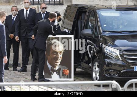 ©PHOTOPQR/LE PARISIEN/olivier corsan ; Paris ; 10/09/2021 ; Paris, Frankreich, le 10 septembre 2021. Obsèques de l'acteur Jean-Paul Belmondo à l'église de Saint-Germain des Près. Trauerfeier für den verstorbenen französischen Schauspieler Jean Paul Belmondo in der Kirche Saint Germain des Pres im September 10, 2021 Stockfoto