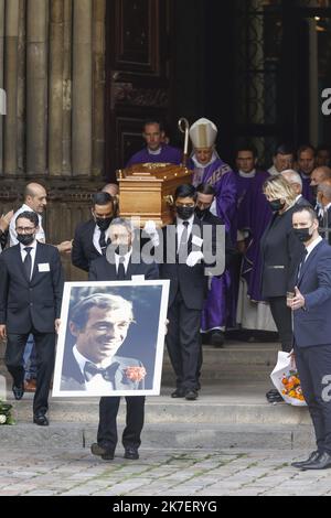 ©PHOTOPQR/LE PARISIEN/olivier corsan ; Paris ; 10/09/2021 ; Paris, Frankreich, le 10 septembre 2021. Obsèques de l'acteur Jean-Paul Belmondo à l'église de Saint-Germain des Près. Trauerfeier für den verstorbenen französischen Schauspieler Jean Paul Belmondo in der Kirche Saint Germain des Pres im September 10, 2021 Stockfoto