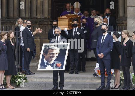 ©PHOTOPQR/LE PARISIEN/olivier corsan ; Paris ; 10/09/2021 ; Paris, Frankreich, le 10 septembre 2021. Obsèques de l'acteur Jean-Paul Belmondo à l'église de Saint-Germain des Près. Trauerfeier für den verstorbenen französischen Schauspieler Jean Paul Belmondo in der Kirche Saint Germain des Pres im September 10, 2021 Stockfoto