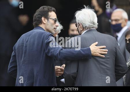 ©Sebastien Muylaert/MAXPPP - der französische Schauspieler Alain Delon sein Sohn Anthony Delon kommt zur Beerdigung des verstorbenen französischen Schauspielers Jean-Paul Belmondo in der Kirche Saint-Germain-des-Pres in Paris, Frankreich. Belmondo starb am 06. September 2021 im Alter von 88 Jahren. 10.09.2021 Stockfoto