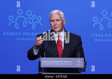 ©PHOTOPQR/LE PARISIEN/olivier corsan ; Budapest ; 09/06/2021 ; Budapest, Hongris, 23 sepetmbre 2021. 4 Sommet Démographique de Budapest. Mike Pence, ancien Vize-Präsident des Etats Unis d'Amérique USA Demografischer Gipfel in Budapest am 23. September 2021 Stockfoto