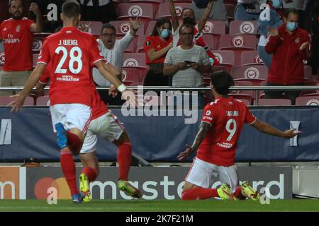 ©Laurent Lairys/MAXPPP - Célébrio Darwin Núñez von Benfica während des UEFA Champions League-, Gruppen-, Gruppen-E-Fußballspiels zwischen SL Benfica und FC Barcelona am 29. September 2021 im Stade de Luz, Lissabon, Portugal - Foto Laurent Lairys / MAXPPP Stockfoto