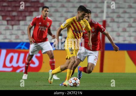 ©Laurent Lairys/MAXPPP - Pedri des FC Barcelone während der UEFA Champions League, Gruppenphase, Gruppe E Fußballspiel zwischen SL Benfica und FC Barcelona am 29. September 2021 im Stade de Luz, Lissabon, Portugal - Foto Laurent Lairys /MAXPPP Stockfoto