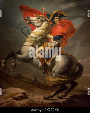 ©Active Museu/MAXPPP - ActiveMuseum 0000119.jpg / Le Premier Consul Franchissant le col du Grand Saint-Bernard - Jacques-Louis David (1802) - 1802 - / Jacques-Louis David / Peinture Active Museum / Le Pictorium ? ? Akademische Kunst ? ? ,? ? Stoff ? ? ,? ? Leistung ? ? ,Bicorne, Kanone, Kakade, Pferd, Reiter, Infanterie, Infanterist, Militäruniform, Pass, Schwert, Vertikal, Alpen (die), Europa, Schweiz, Westeuropa, Napoleon, Napoleon Bonaparte, 19. Jahrhundert, Jacques-Louis David, Malerei, Stockfoto