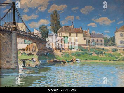 ©Active Museu/MAXPPP - ActiveMuseum 0000260.jpg 19. / Le pont a Villeneuve la Garenne - Alfred Sisley (1872) - 1872 - / Alfred Sisley / Peinture Active Museum / Le Pictorium Bank, blauer Himmel, Brücke, Horizontal, Fluss, kleines Boot, Baum, Dorf, Wasserlauf, Europa, Frankreich, Hauts-de-seine, Ile-de-France (Region), Villeneuve-la-Garenne, Westeuropa Sisley, Malerei, Stockfoto