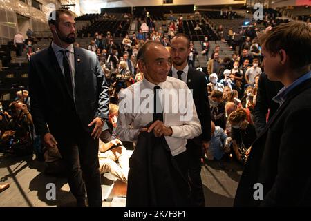 ©PHOTOPQR/VOIX DU Nord/PASCAL BONNIERE ; 02/10/2021 ; LILLE 2.10.2021 politique - Eric Zemmour etait a Lille Grand Palais pour Presenter son livre et tenir un Meeting devant 1500 personnes . Meeting qui fait presentir une candidature aux elections presidentielles 2022 .PHOTO PASCAL BONNIERE / LA VOIX DU Nord Stockfoto