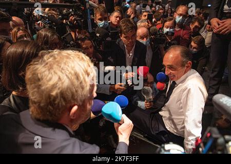 ©PHOTOPQR/VOIX DU Nord/PASCAL BONNIERE ; 02/10/2021 ; LILLE 2.10.2021 politique - Eric Zemmour etait a Lille Grand Palais pour Presenter son livre et tenir un Meeting devant 1500 personnes . Meeting qui fait presentir une candidature aux elections presidentielles 2022 .PHOTO PASCAL BONNIERE / LA VOIX DU Nord Stockfoto